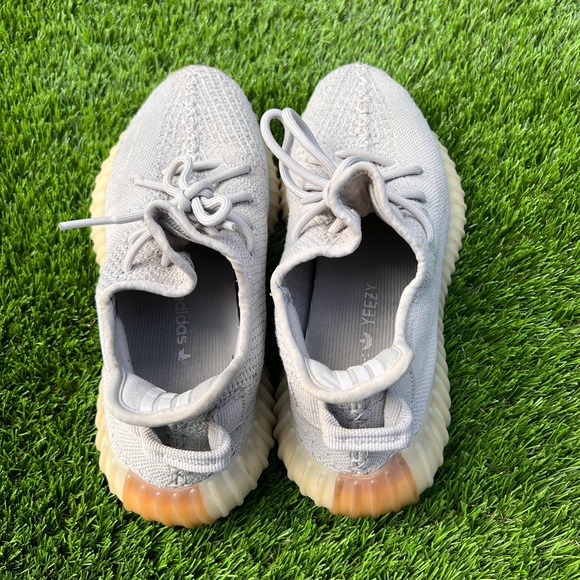 YEEZY BOOST 350 V2 'SESAME' size 7MEN | 8.5 WOMEN - Picture 2 of 4